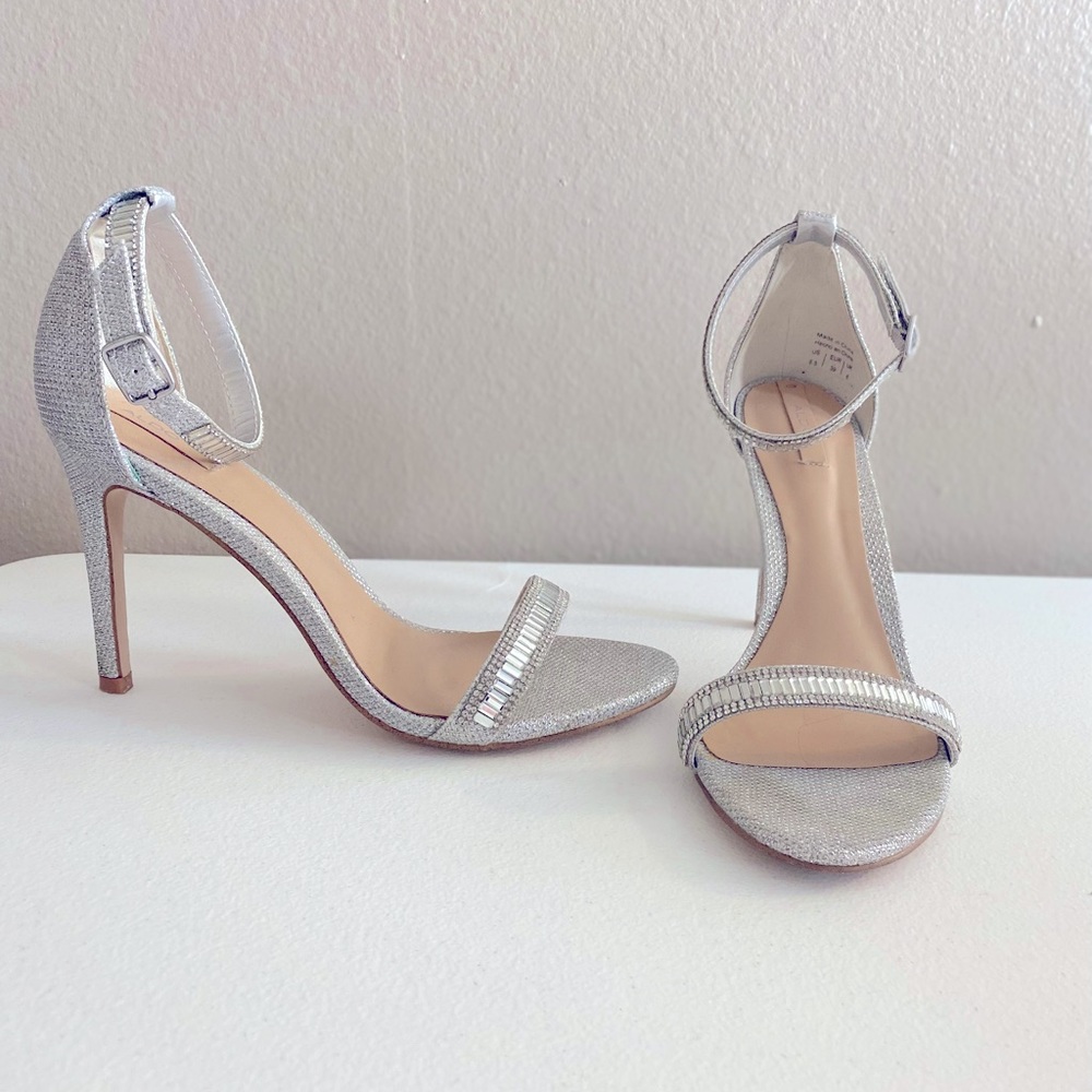 Gorgeous silver heels (ALDO, size 8.5)